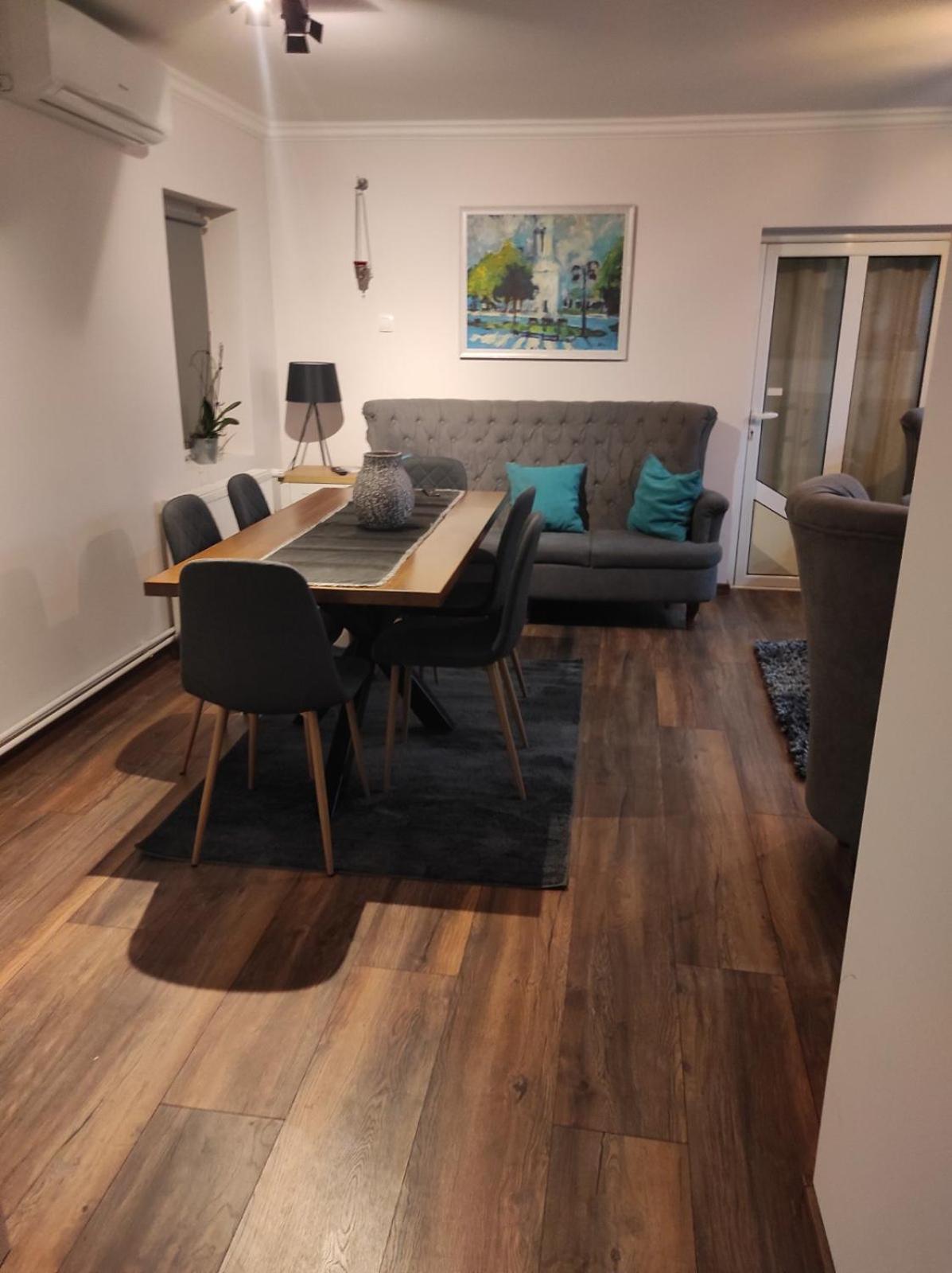 Vila Mila Riverside Apartments Szendrő Szoba fotó