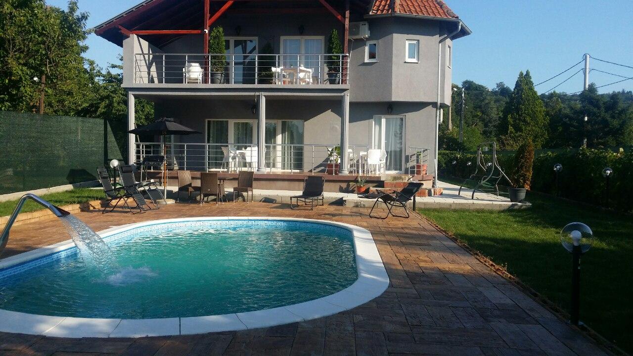 Vila Mila Riverside Apartments Szendrő Kültér fotó